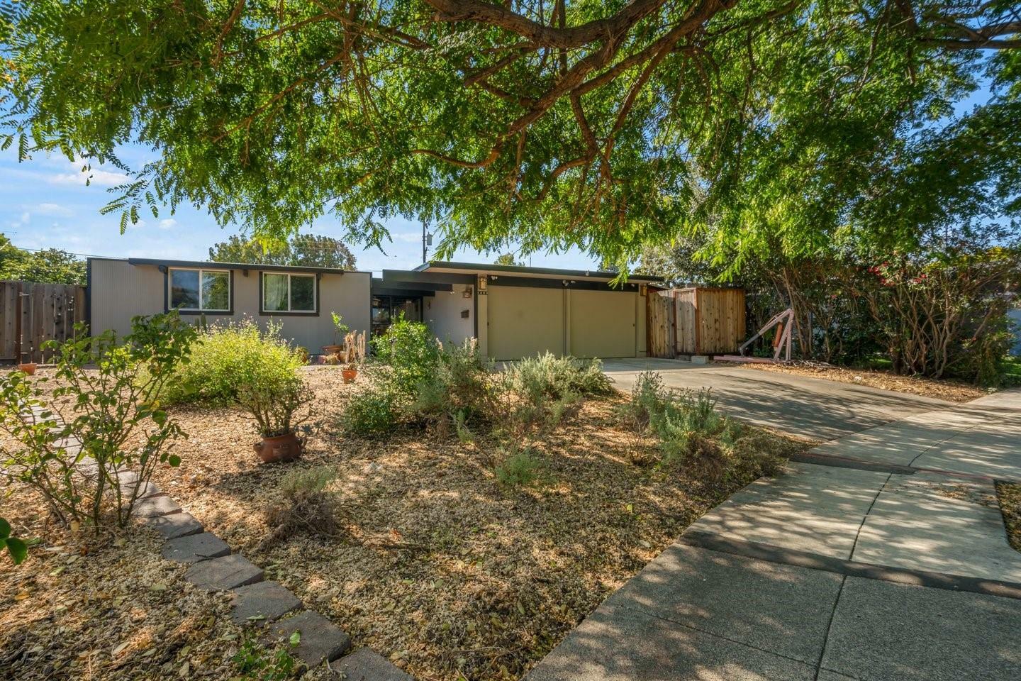 Property Photo:  1493 Flicker Way  CA 94087 