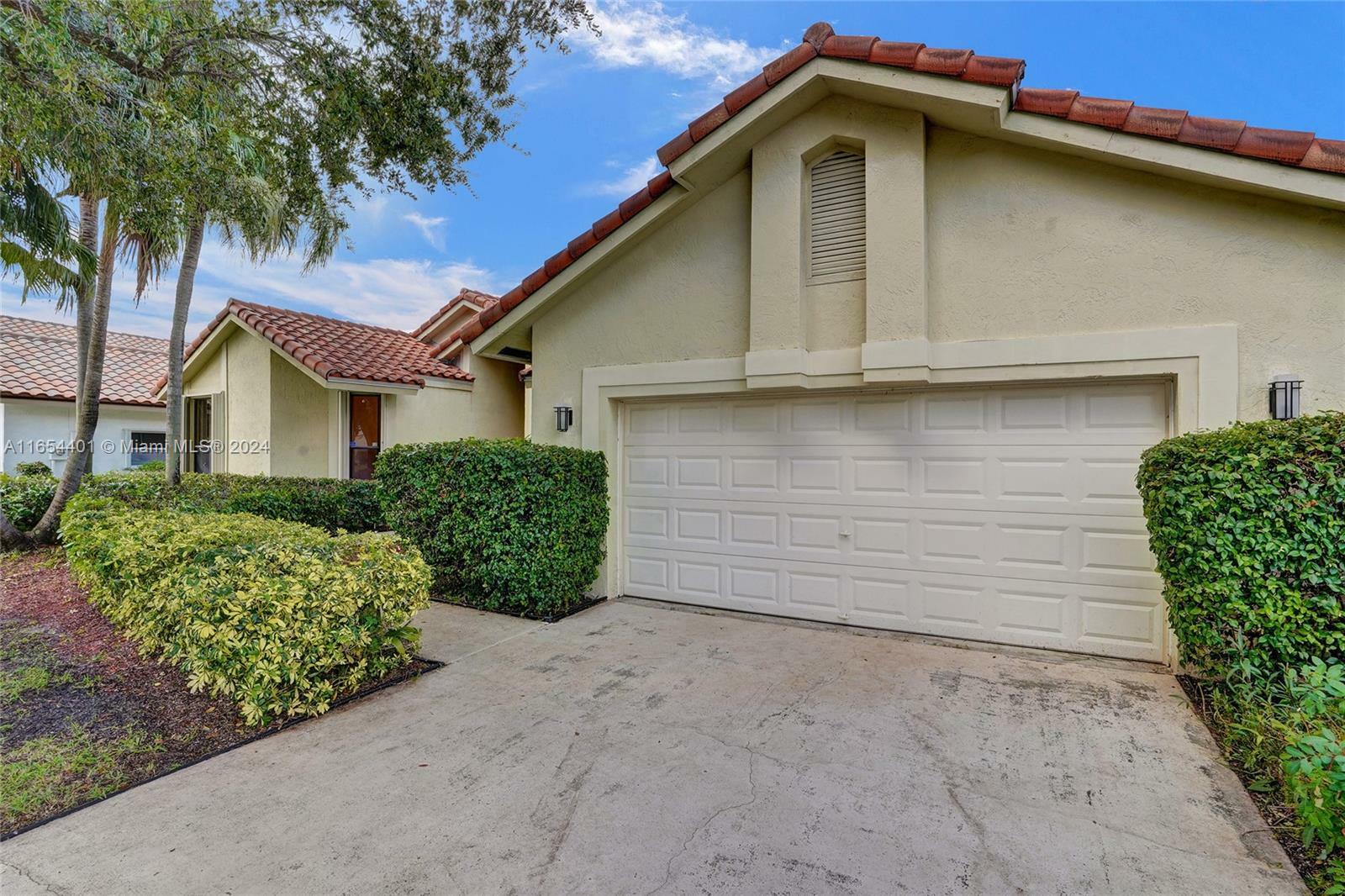 Property Photo:  22200 Cranbrook Rd  FL 33428 