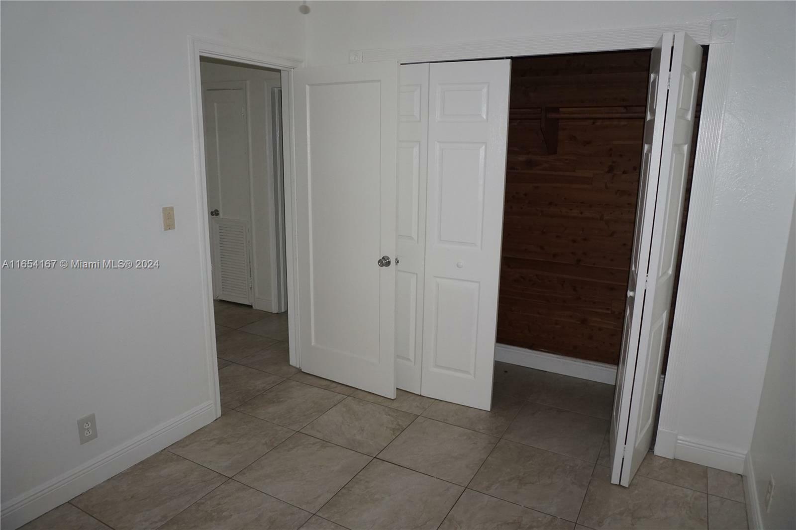 Property Photo:  621 SW 15th Ave 4  FL 33135 