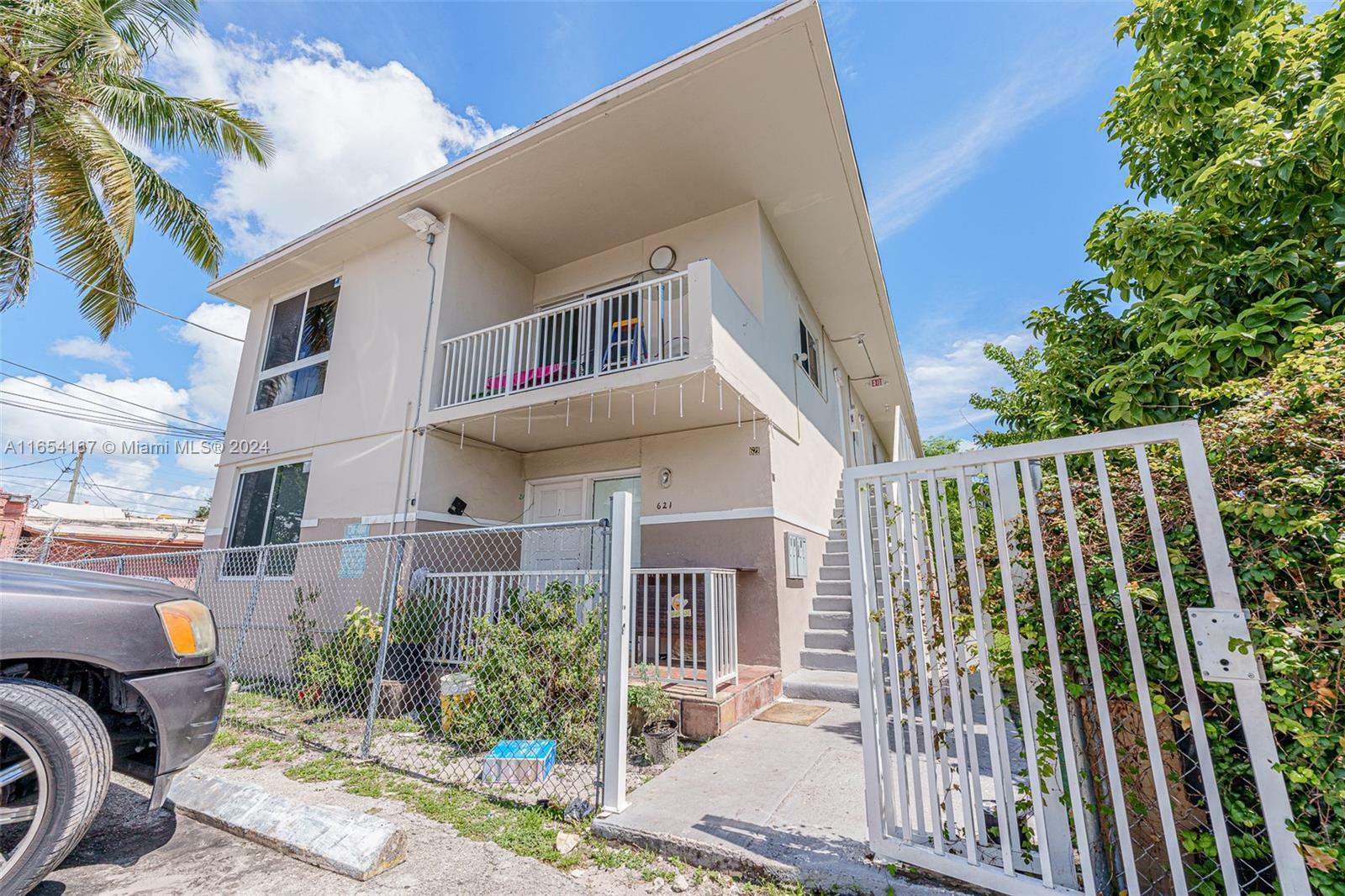 Property Photo:  621 SW 15th Ave 4  FL 33135 