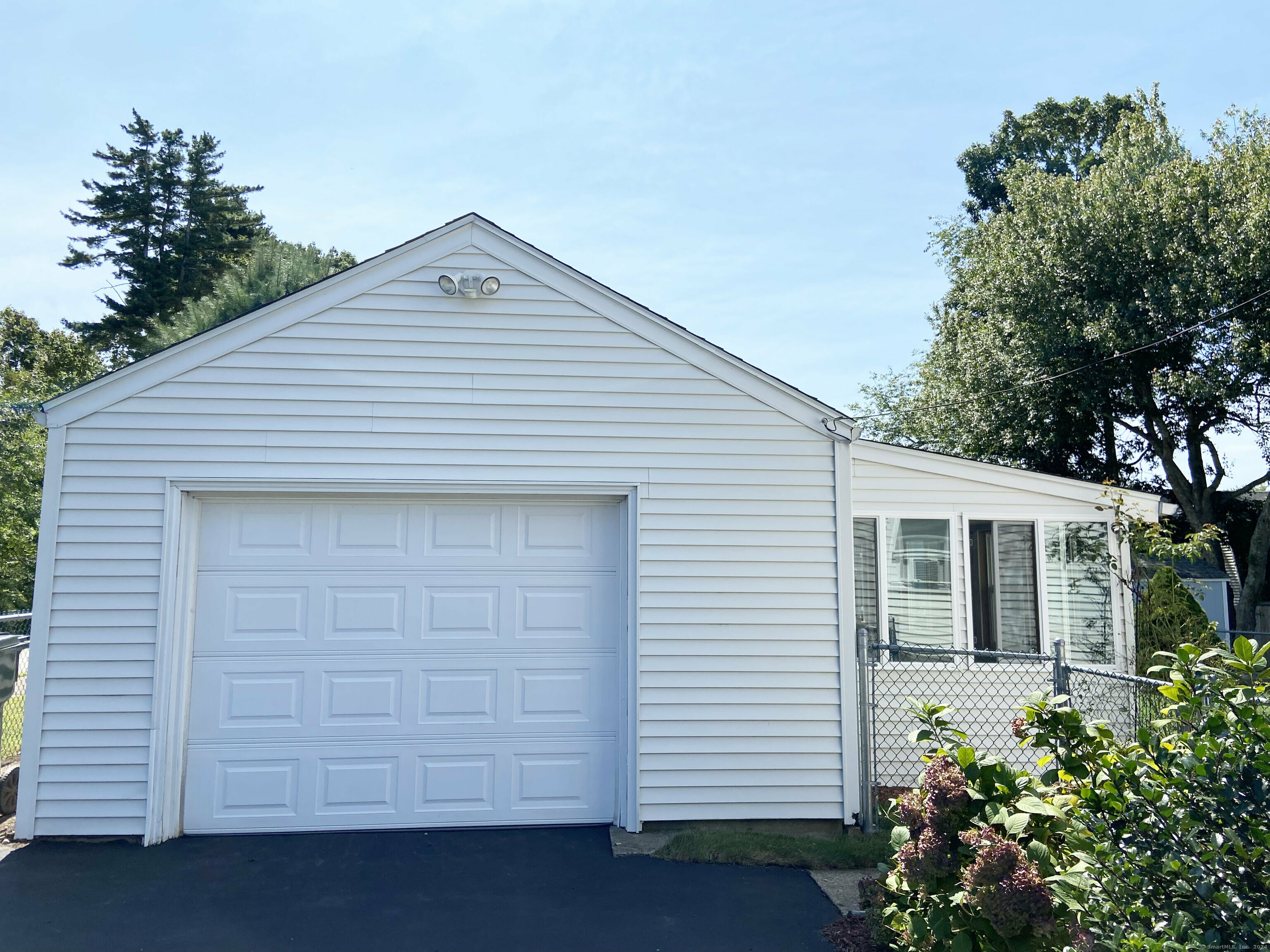 Property Photo:  38 Farmington Avenue  CT 06320 