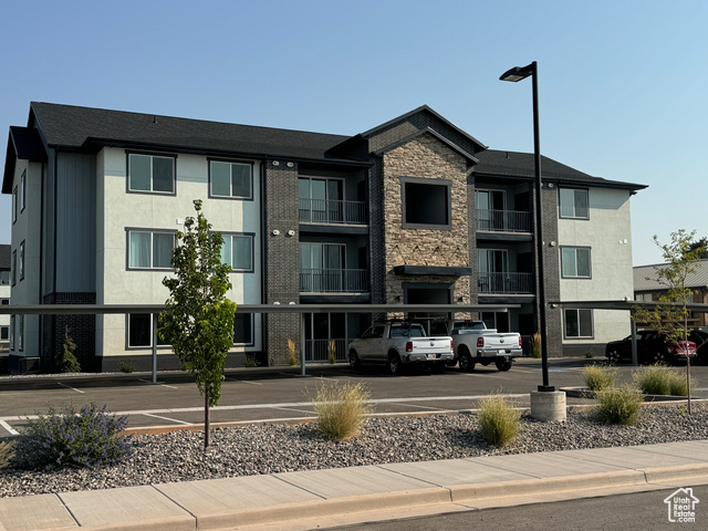 Property Photo: 553 S 100 W 203 UT 84701