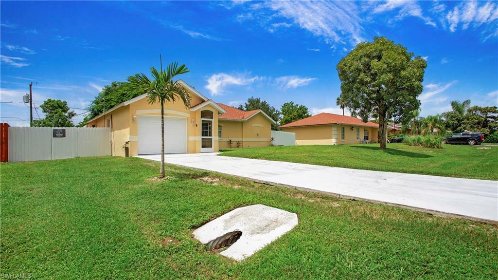 Property Photo: 2951 49th Ln SW FL 34116