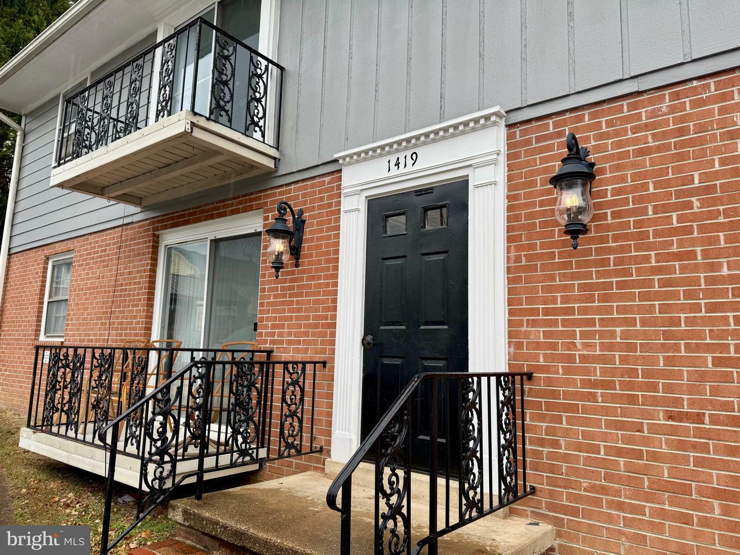 Property Photo: 1419 Dandridge B VA 22401