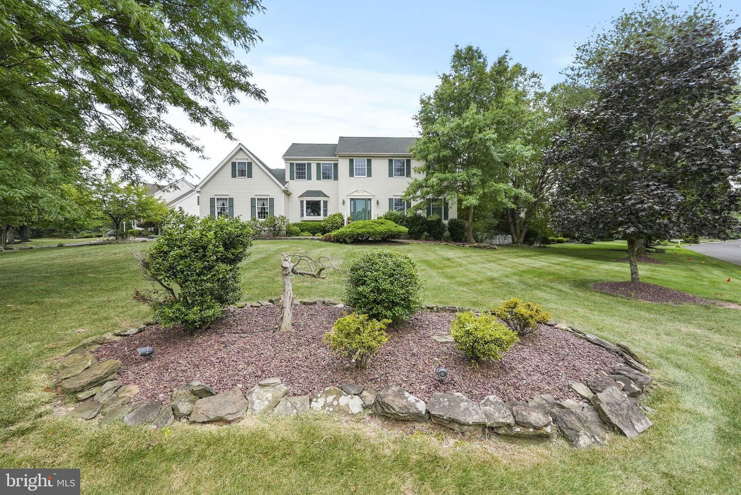 Property Photo:  48 Milburn Drive  NJ 08844 