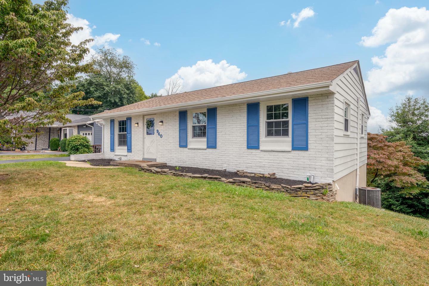 Property Photo:  940 Groff Avenue  PA 17022 