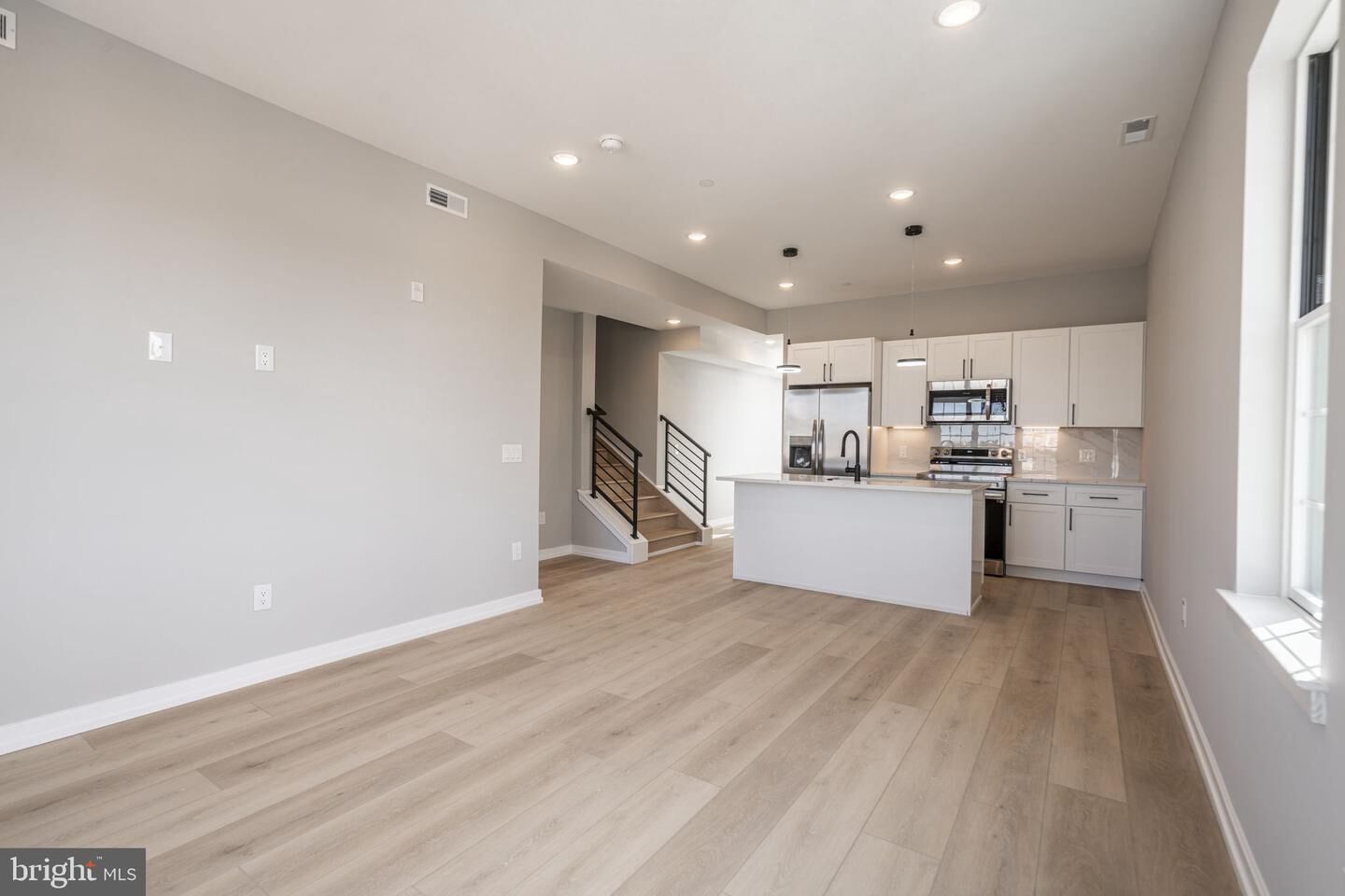 Property Photo: 713 S Mildred Street 4B PA 19147
