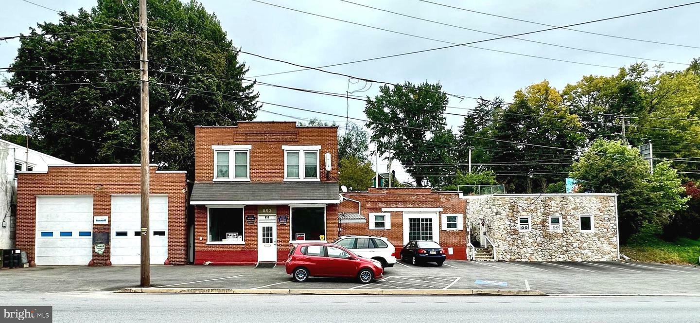 Property Photo:  857 S Prince Street  PA 17603 