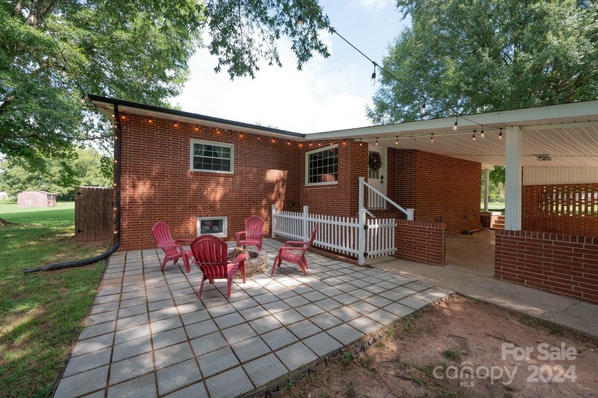 Property Photo:  1691 Cat Square Road  NC 28168 