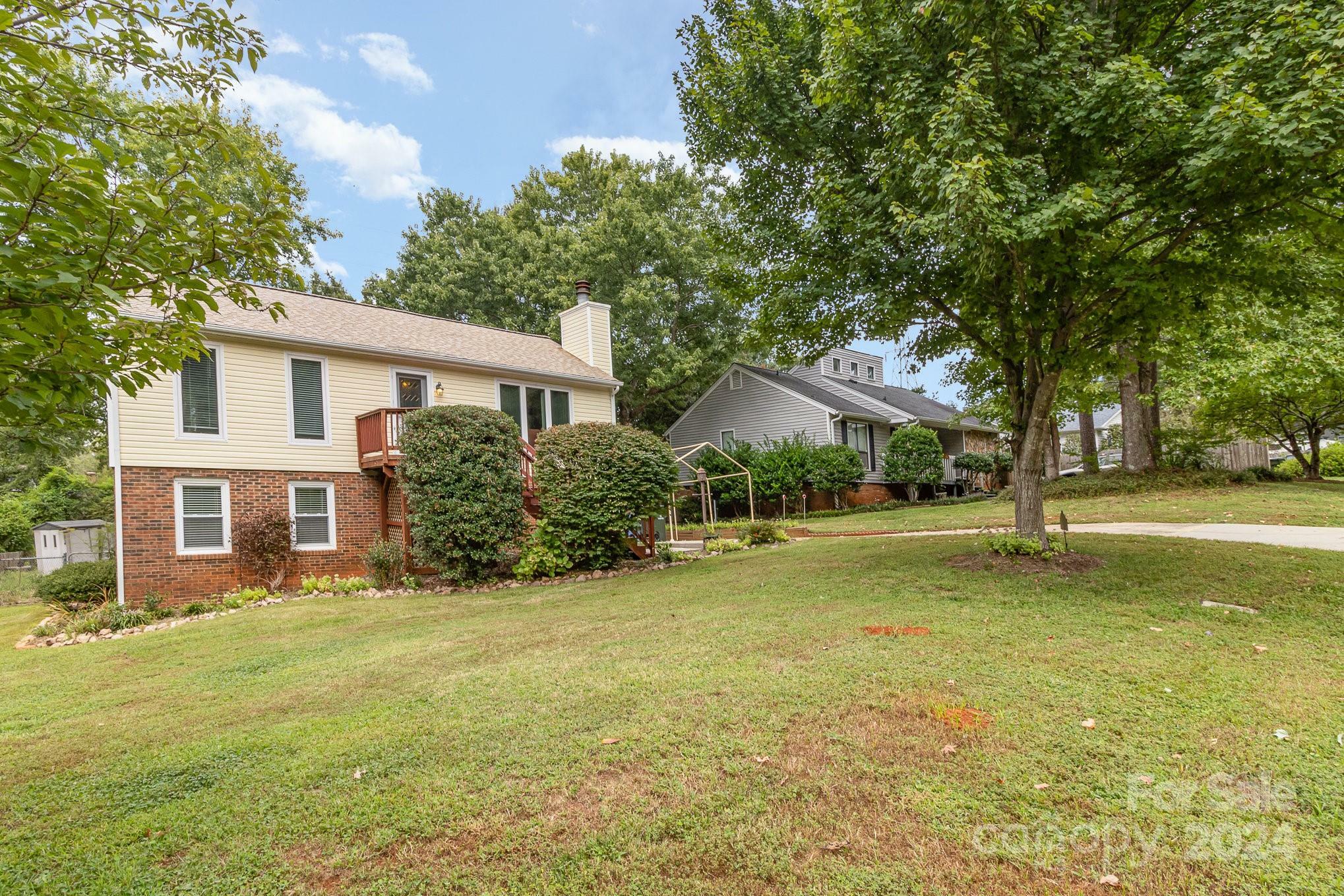 Property Photo:  9520 Buckskin Lane  NC 28227 