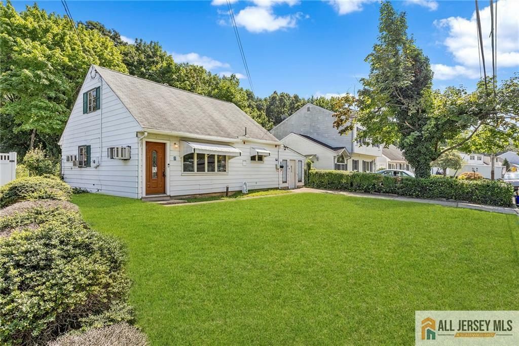 Property Photo:  2 Buttonwood Drive  NJ 08859 