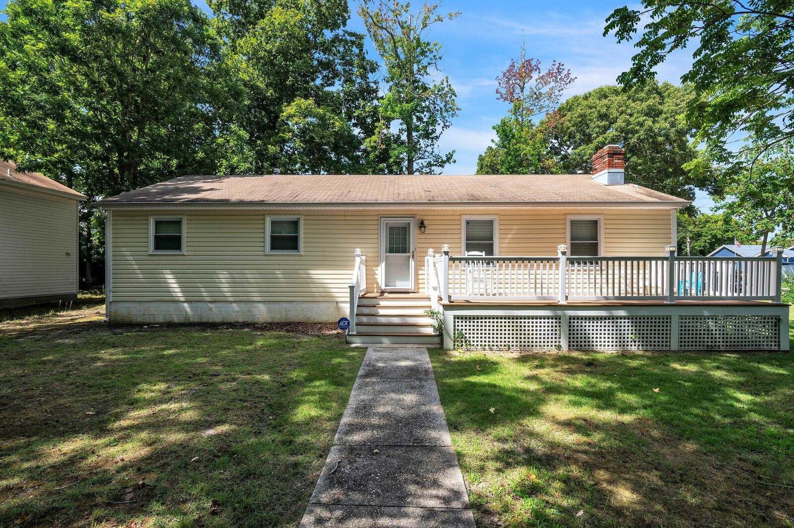 Property Photo:  614 E Jacksonville  NJ 08051 