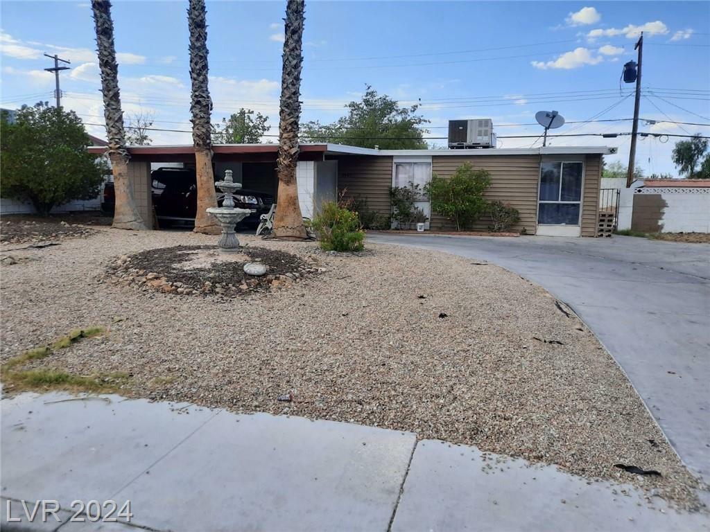 Property Photo:  1940 Golden Arrow Drive  NV 89169 