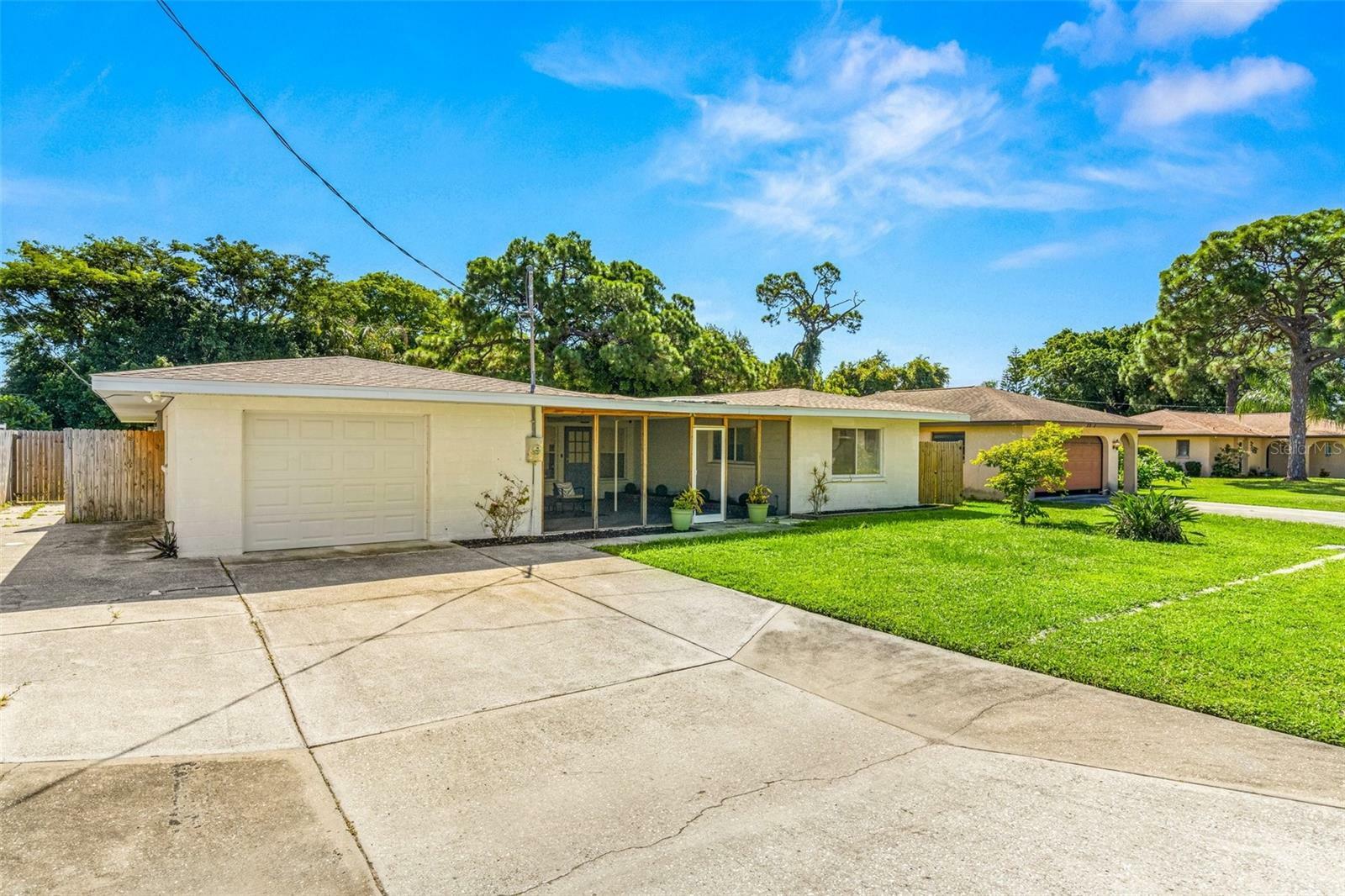 Property Photo:  4527 60th Street W  FL 34210 