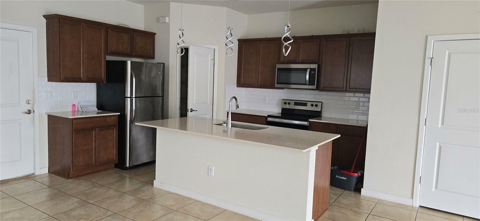 Property Photo:  5826 Wooden Pine Drive  FL 32829 