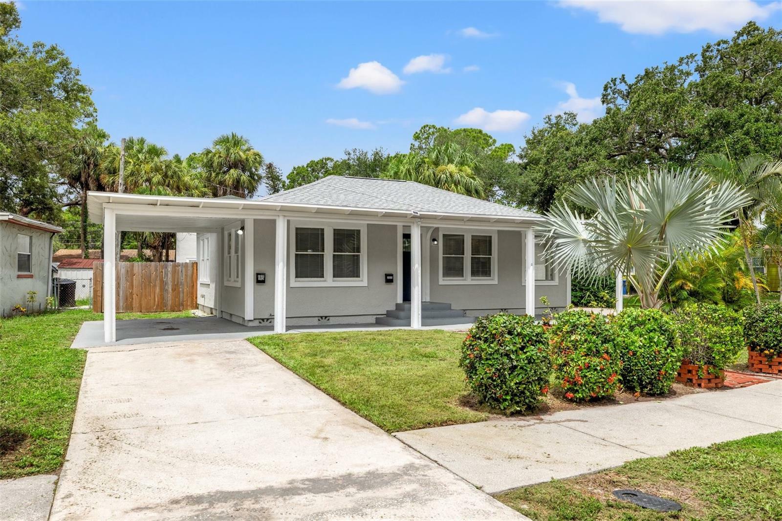 Property Photo: 2835 Valencia Way S FL 33705