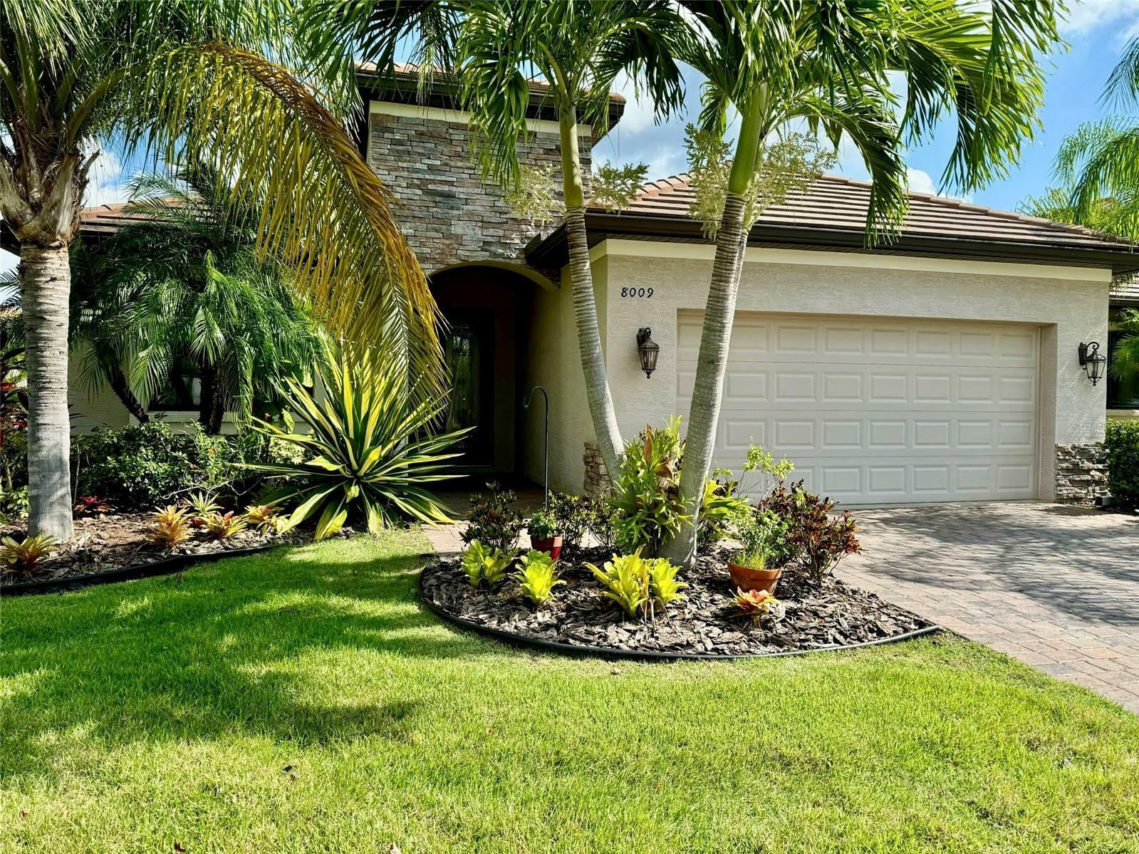 Property Photo:  8009 Rio Bella Place  FL 34201 