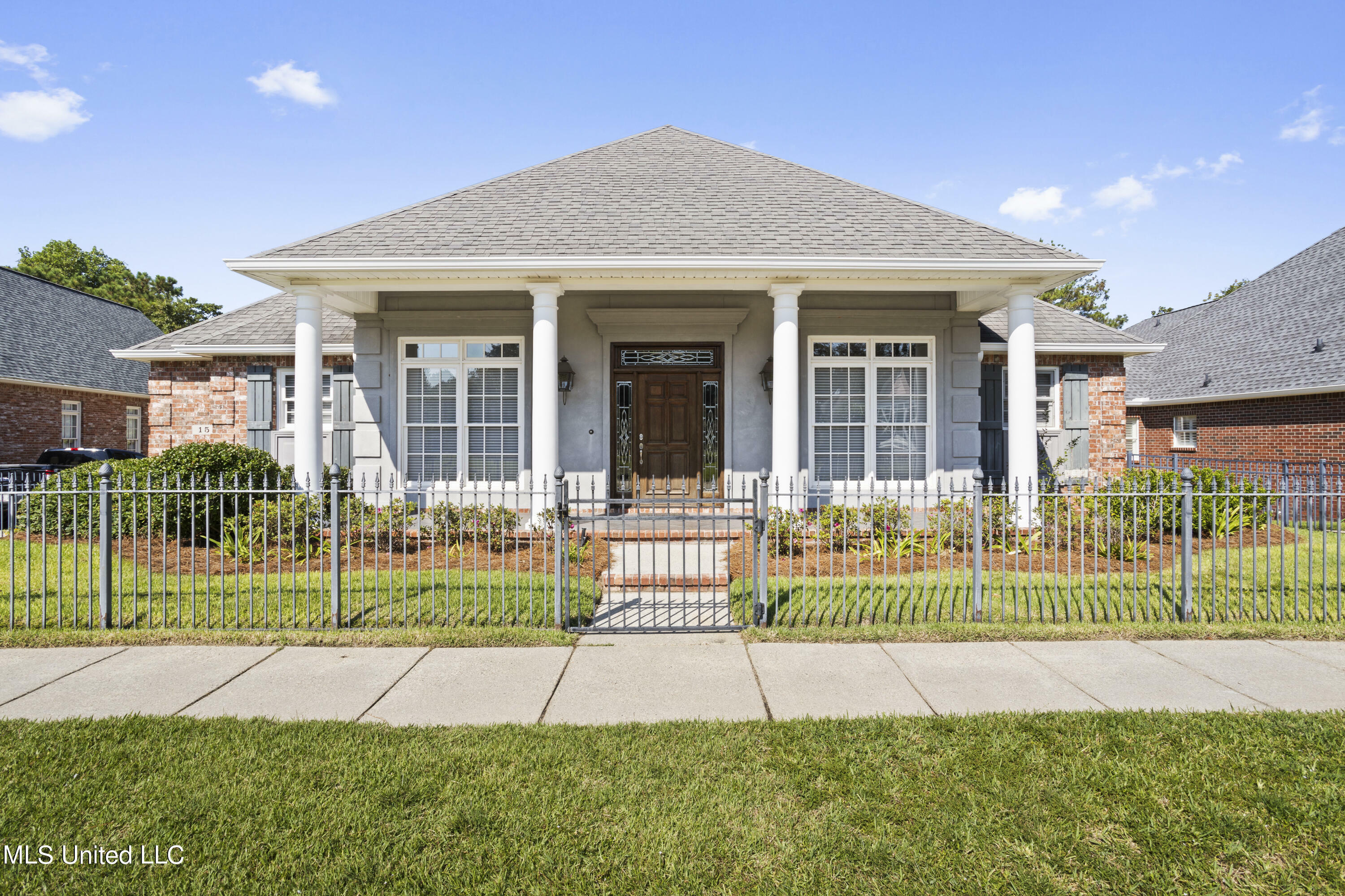 Property Photo:  1529 Magnolia Street  MS 39507 