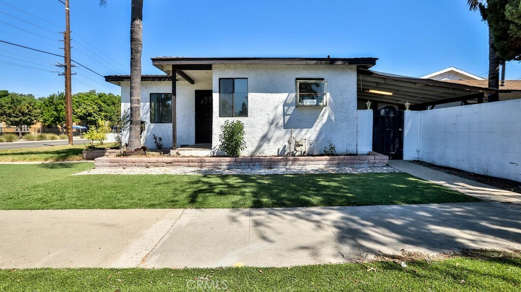 Property Photo:  520 S Lemon Street  CA 92832 