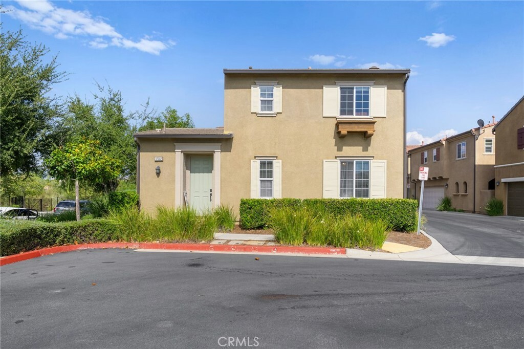 Property Photo:  37302 Paseo Tulipa  CA 92563 