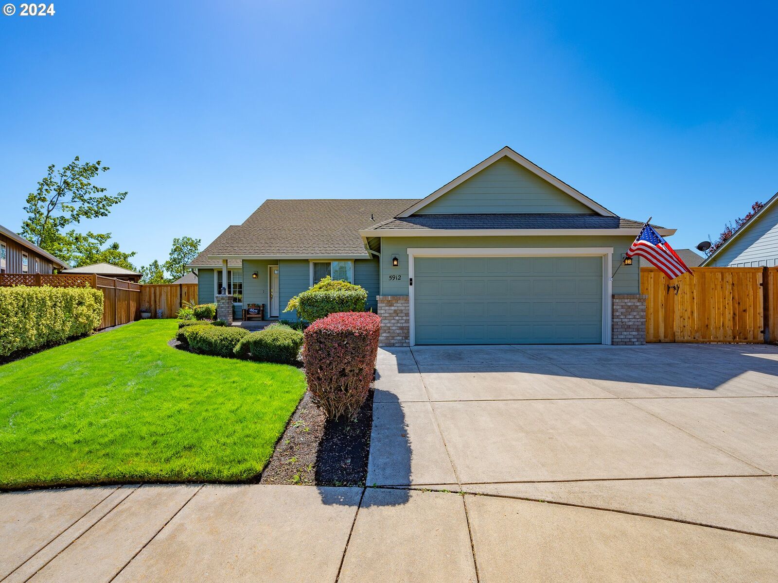 Property Photo:  5912 Jordan Dr  OR 97402 