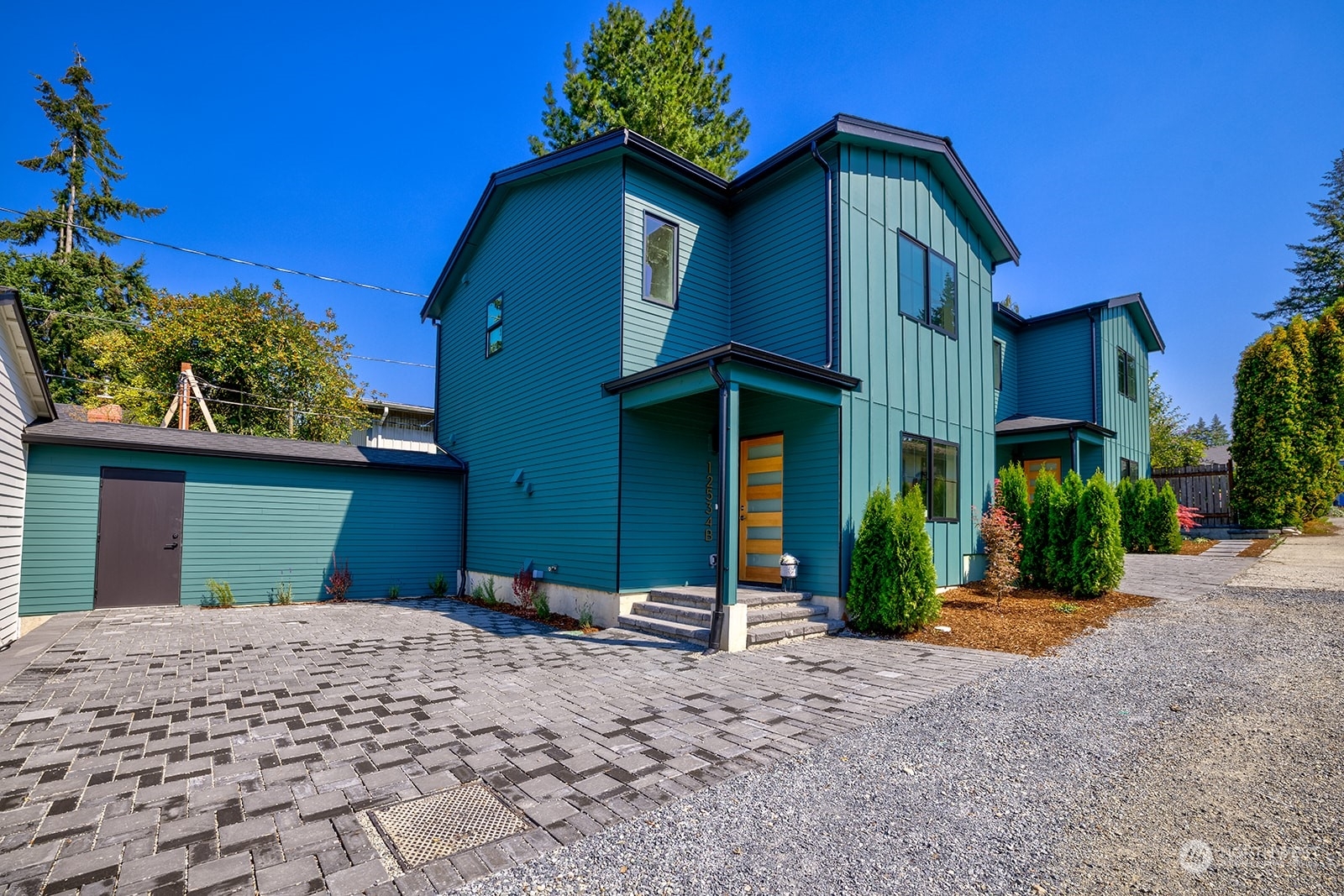 Property Photo:  12534 B  5th Avenue NE  WA 98125 