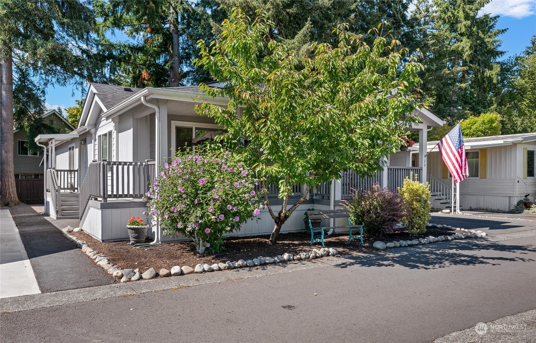 Property Photo:  18425 NE 95th Street 29  WA 98052 