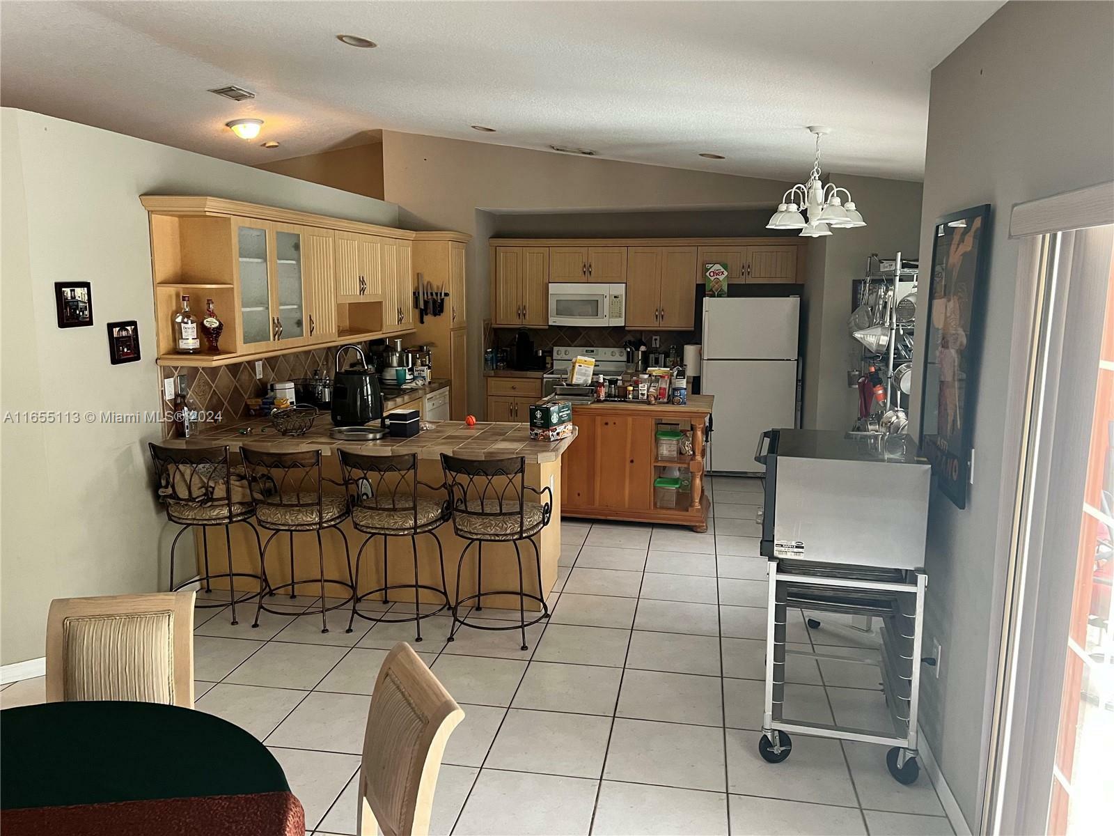 Property Photo:  2050 SW 123rd Ave  FL 33175 