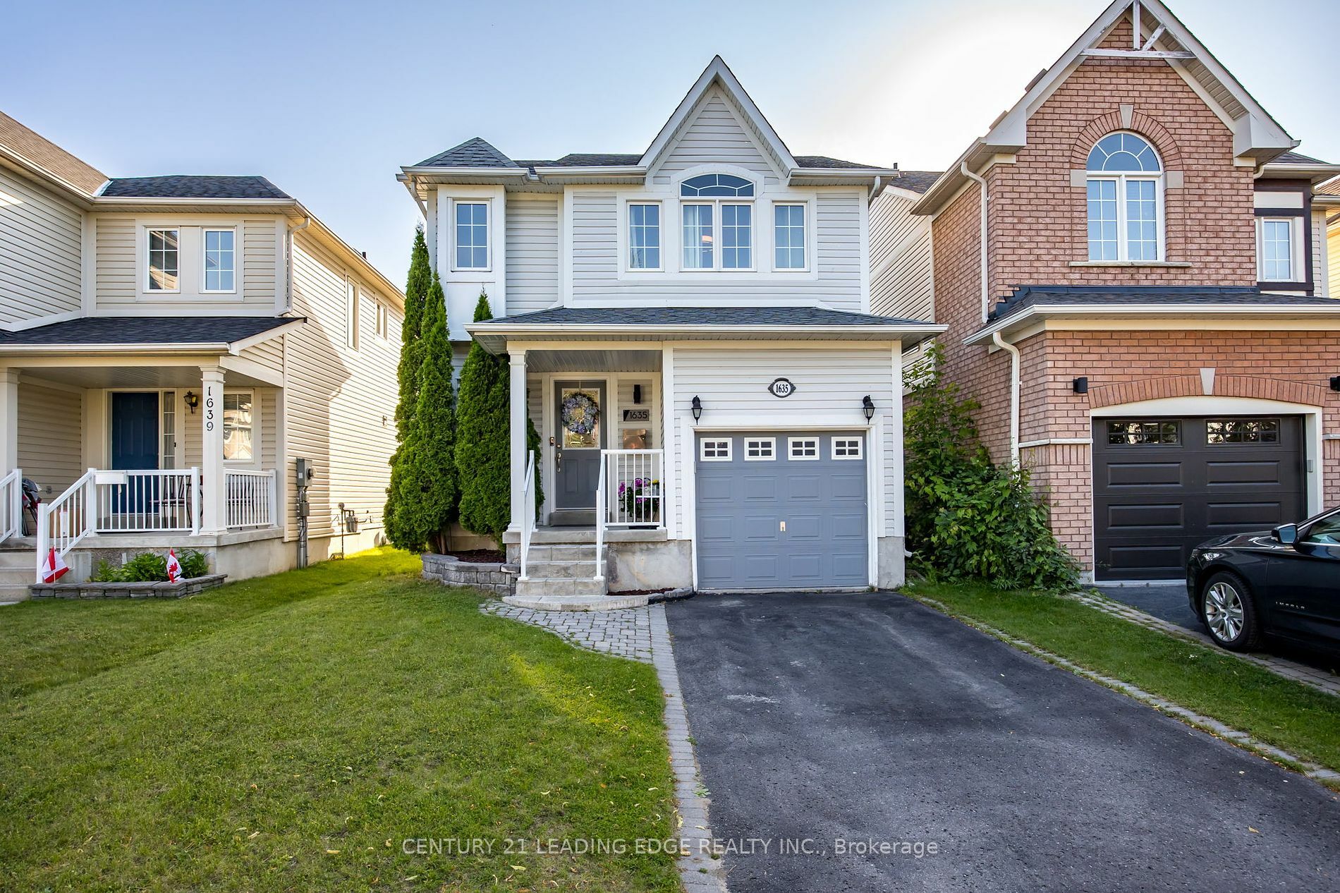 1635 Sarasota Cres  Oshawa ON L1G 8G1 photo