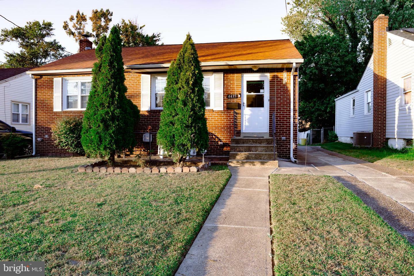 Property Photo:  4435 Witherspoon Avenue  NJ 08109 