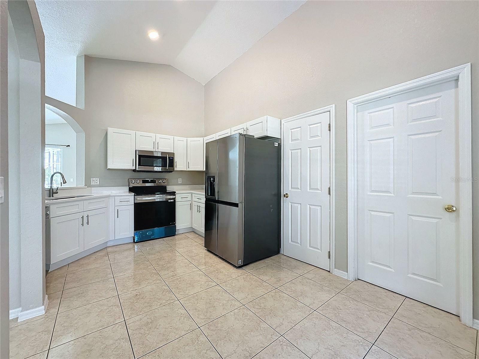 Property Photo:  706 Oxford Drive  FL 33897 