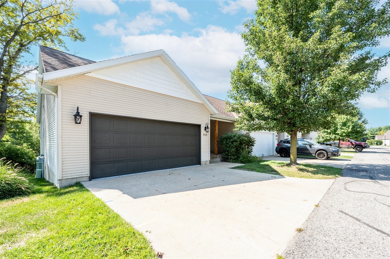 Property Photo:  717 Tioga Park 717  MI 49307 