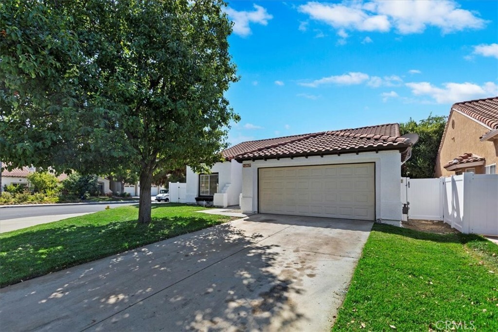 Property Photo:  25627 Camino Castillo  CA 92551 