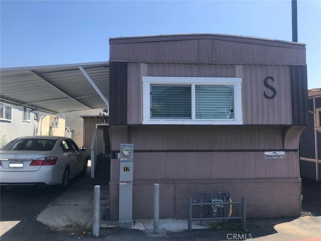 Property Photo:  1618 W 132nd Street 17  CA 90249 