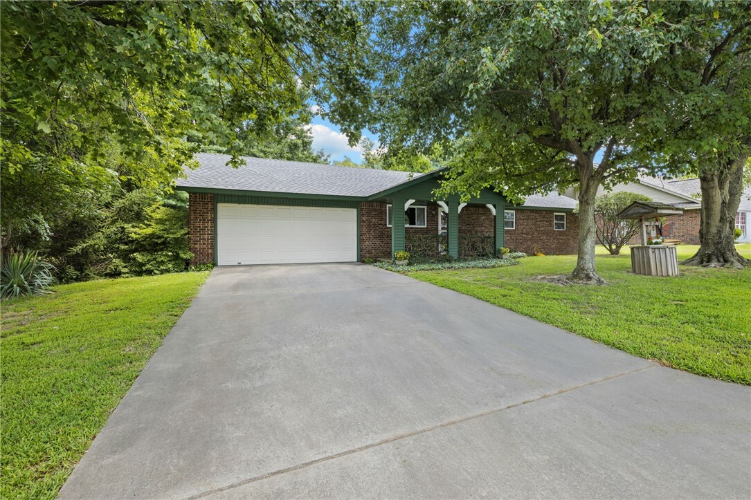 Property Photo:  5797 Walden Street  AR 72745 