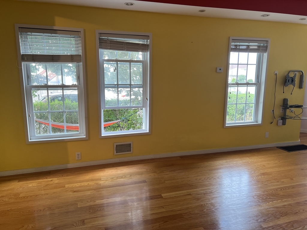 Property Photo: 172 Oliver Street 1 MA 02148