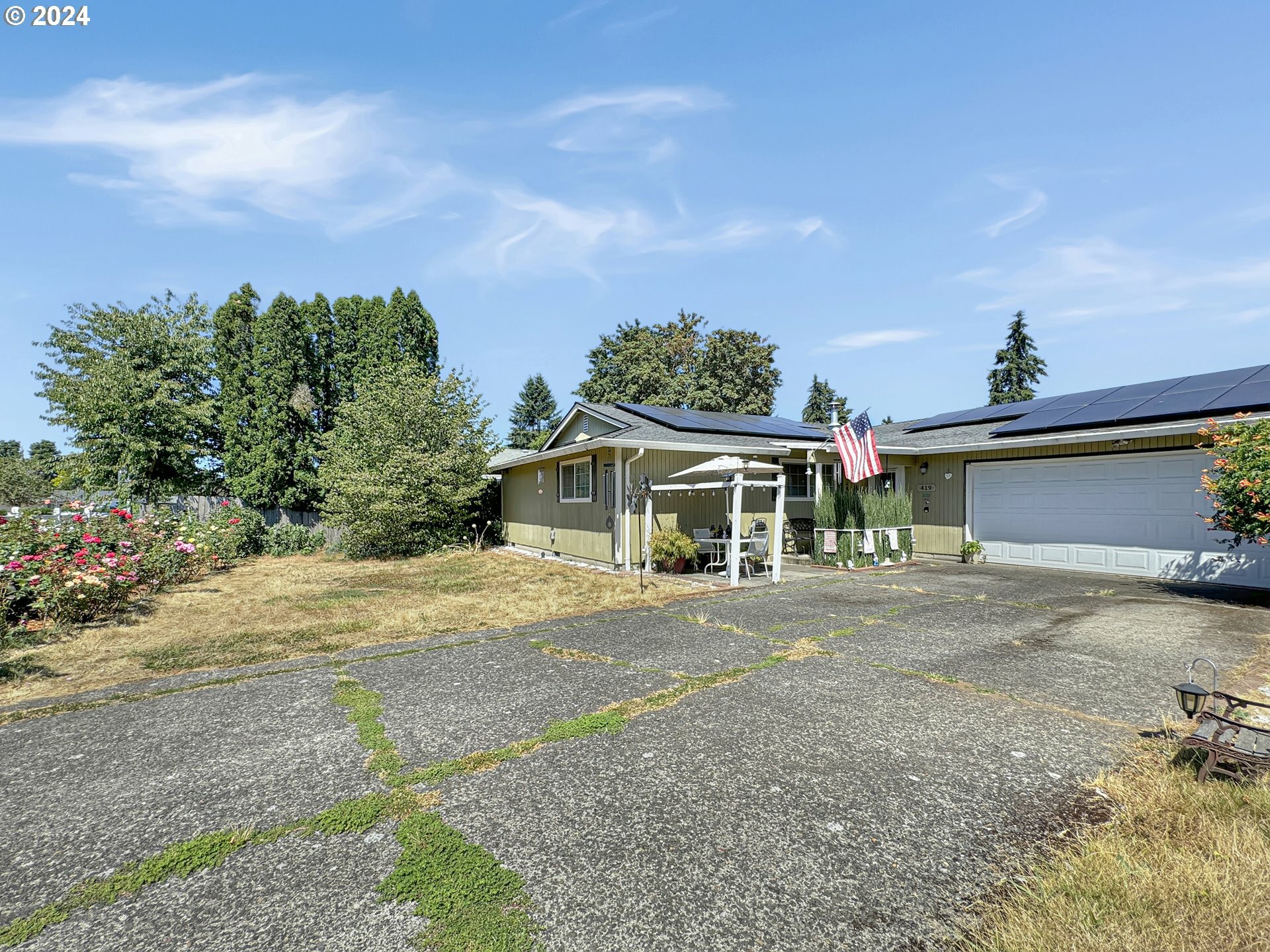 Property Photo:  419 SE 155th Ave  WA 98684 