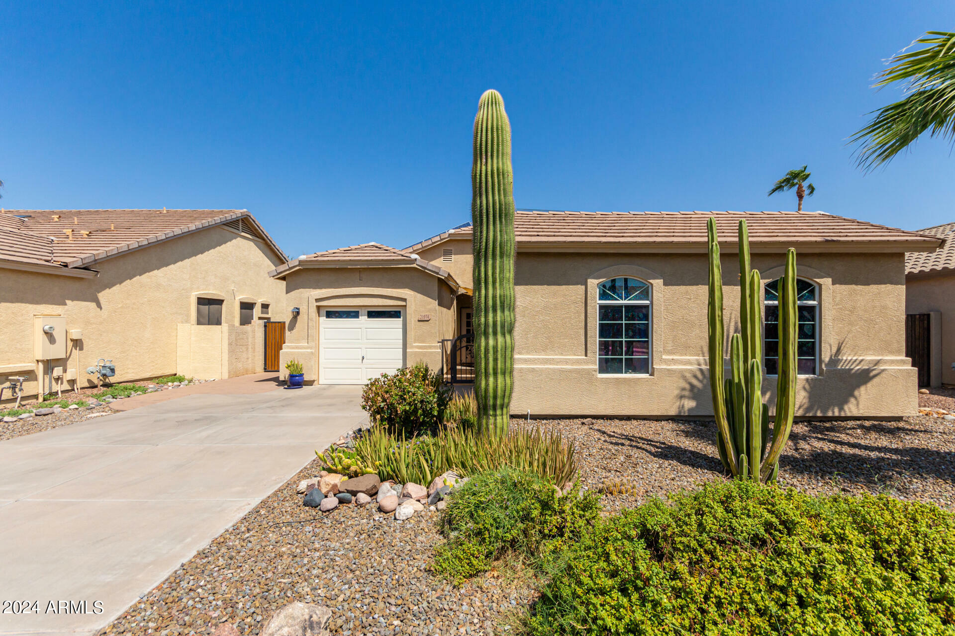 Property Photo:  21974 E Calle De Flores --  AZ 85142 