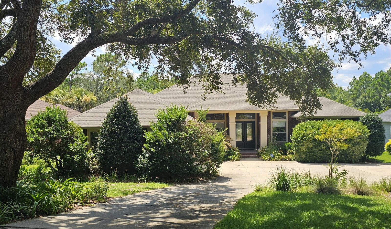 Property Photo: 2707 Avenida De Soto FL 32566