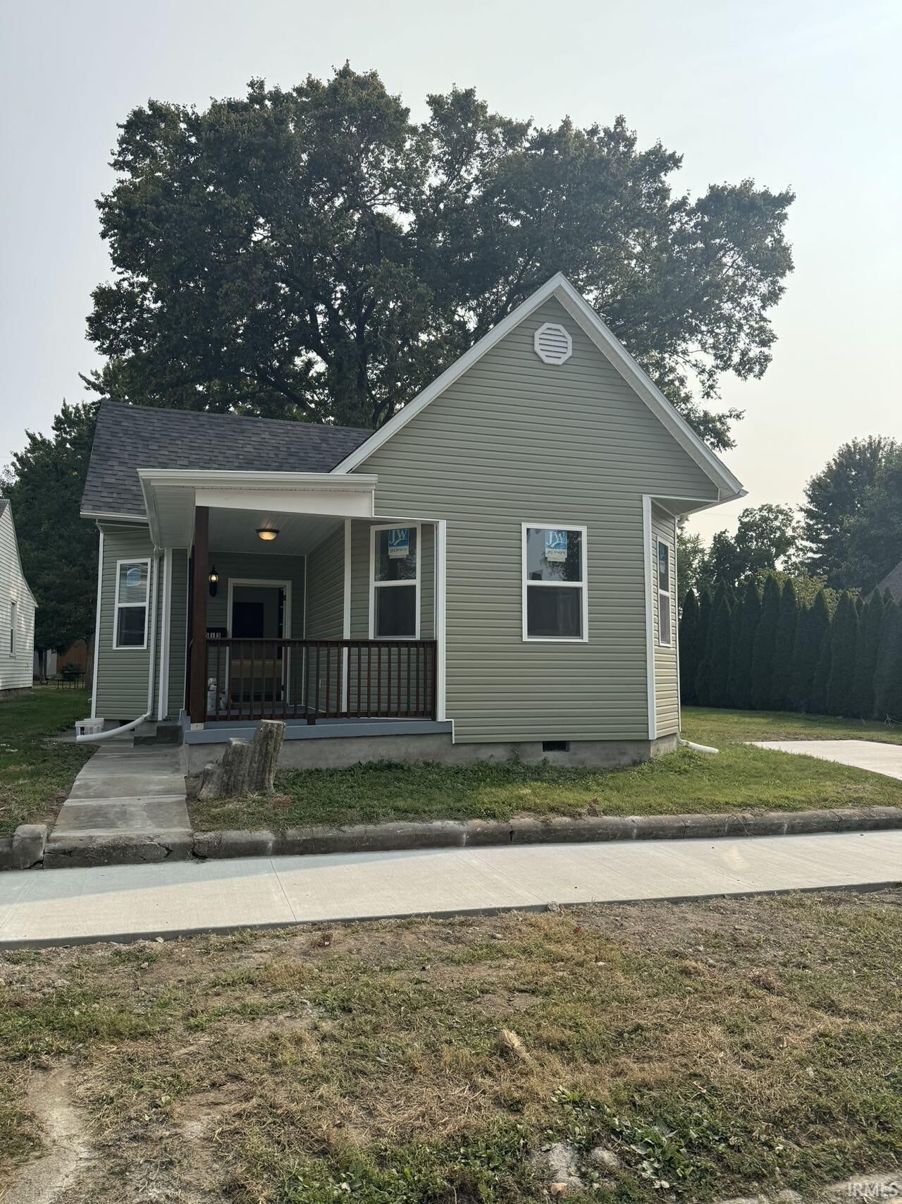 Property Photo:  513 W Emerson Street  IN 47670 