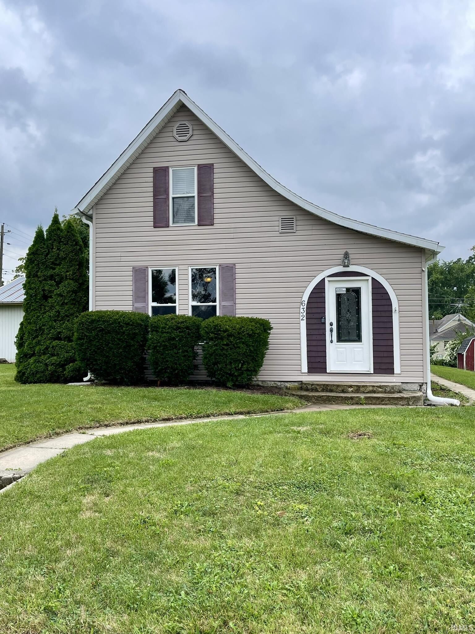 Property Photo: 632 E Kickapoo Street IN 47348-2165