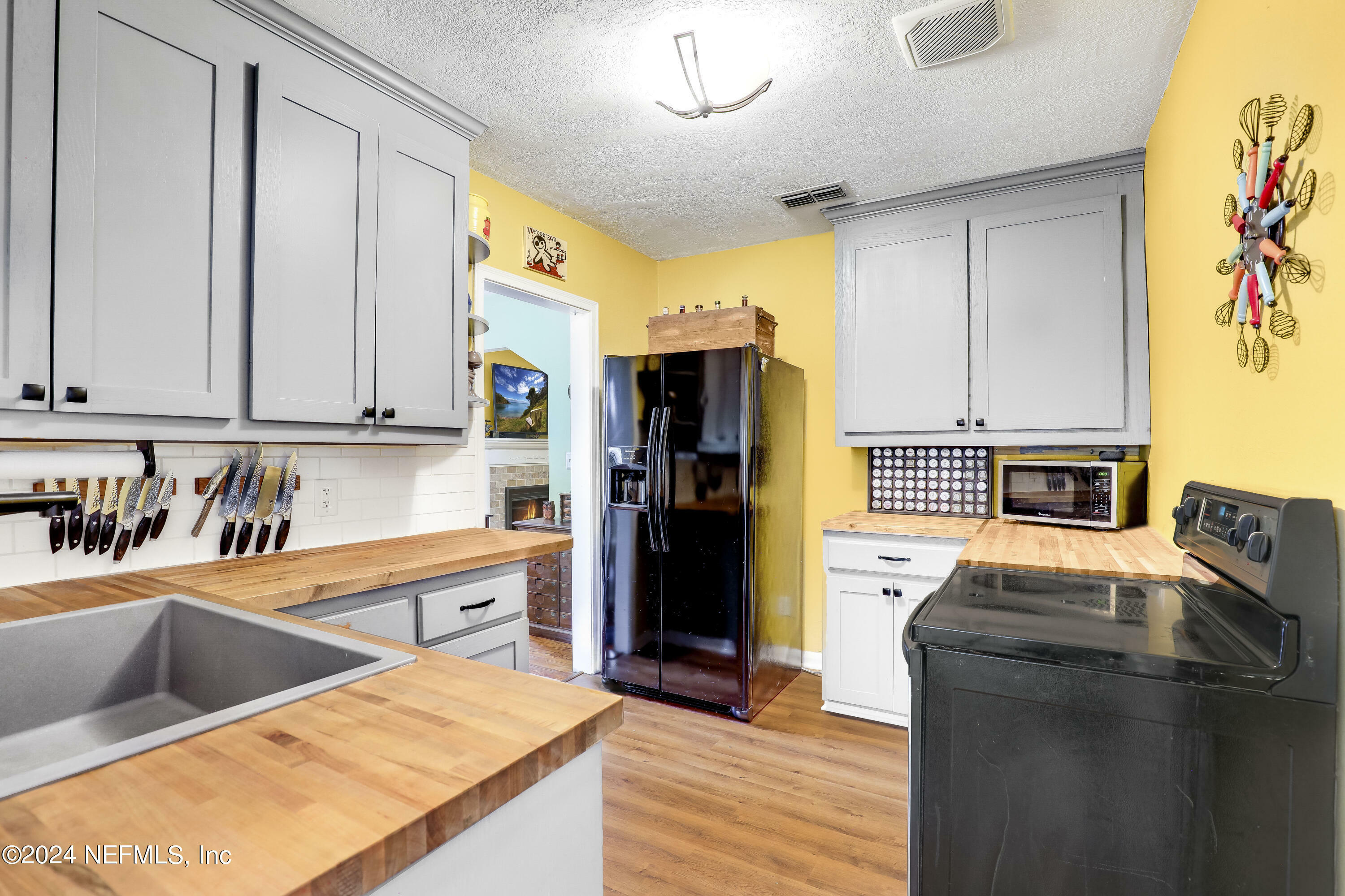 Property Photo:  4744 Royal Avenue  FL 32205 