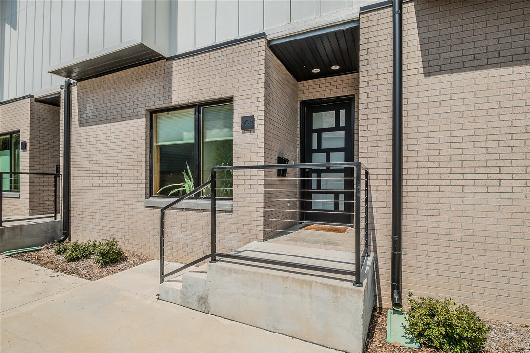 Property Photo:  606 NW Bike Court  AR 72712 