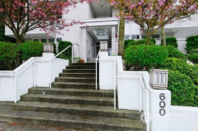 Property Photo:  600 Bellevue Way SE J201  WA 98004 