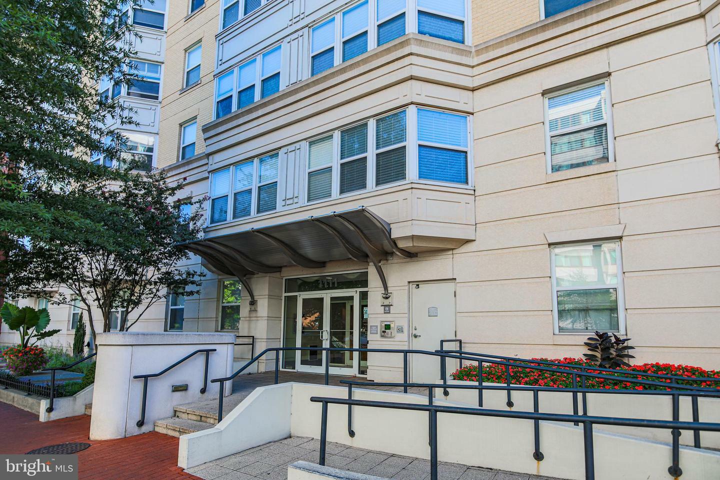 Property Photo:  1111 11th Street NW 104  DC 20001 