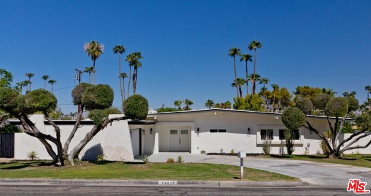 Property Photo:  74070   Mockingbird Trl  CA 92210 