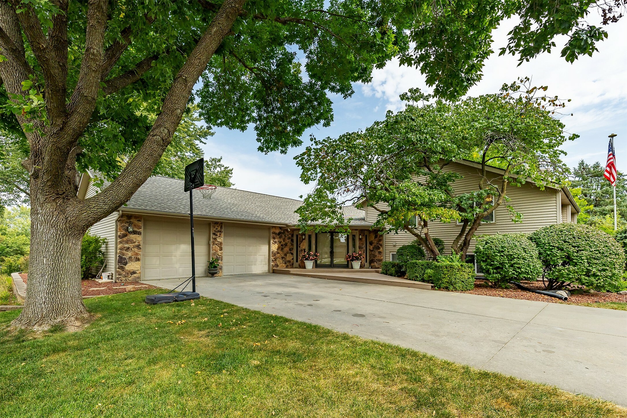 Property Photo:  2604 NE 96th Avenue  IA 50021 