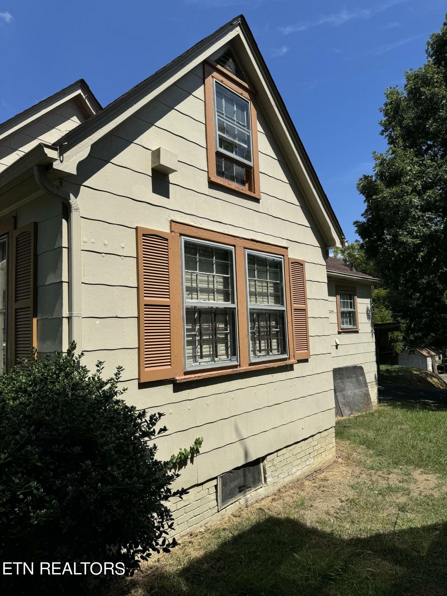 Property Photo:  2740 Woodbine Ave  TN 37914 