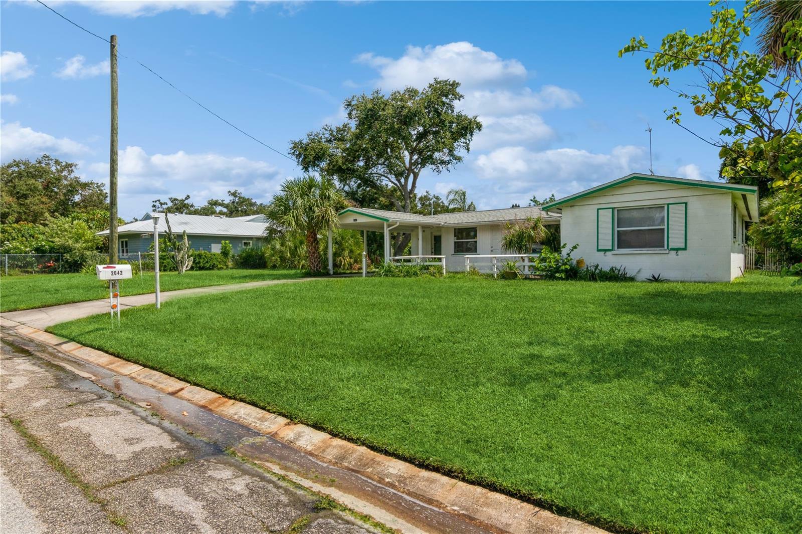 Property Photo:  2042 Kai Drive  FL 34231 