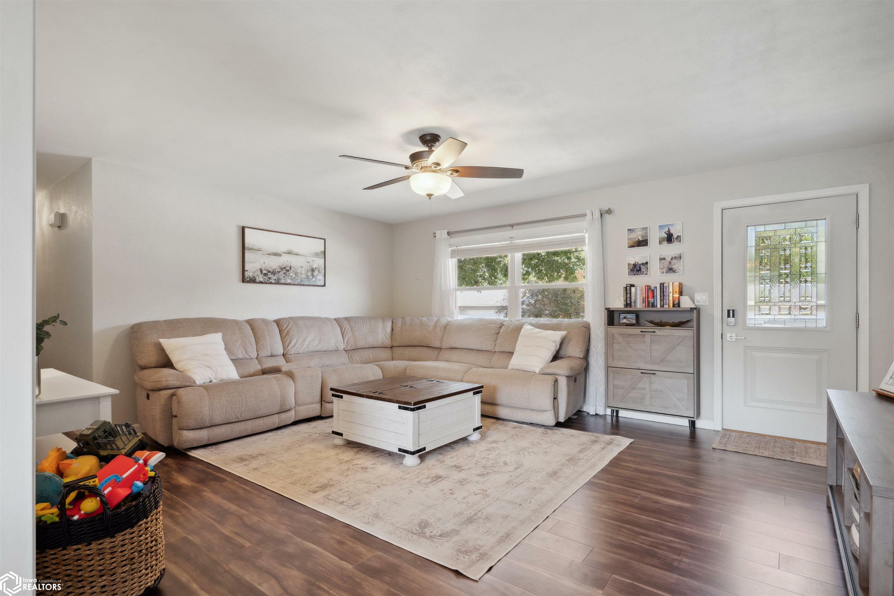 Property Photo:  310 E Baker Street  IA 52641 